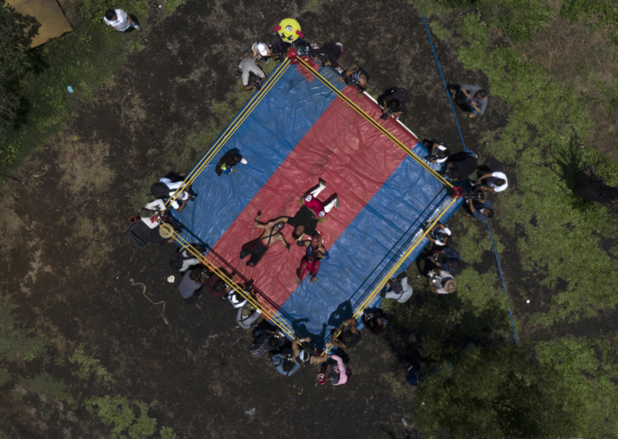 Chinampa Luchas: al interior de un ring adaptado en Xochimilco
