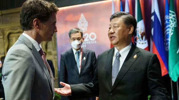 El Presidente Chino Xi Jinping y el Primer Ministro Canadiense son captados en un momento tenso