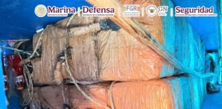 En una operación marítima se asegura semisumergible con presunta cocaína en las costas de Colima