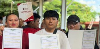 Más de siete mil personas de 15 años o más superan rezago educativo en Yucatán